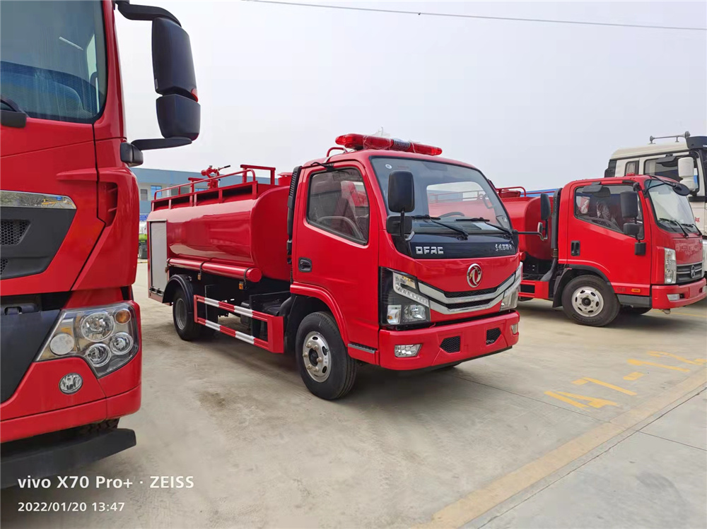 东风福瑞卡消防洒水车5吨