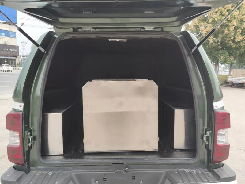 四驱五十铃殡仪车图片5