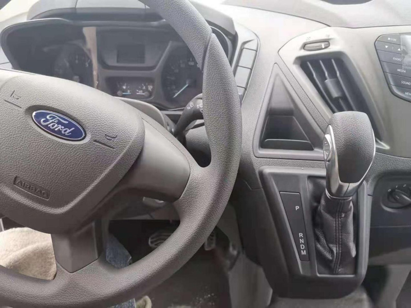 福特新全顺自动档流动服务车 汽油中轴图片4