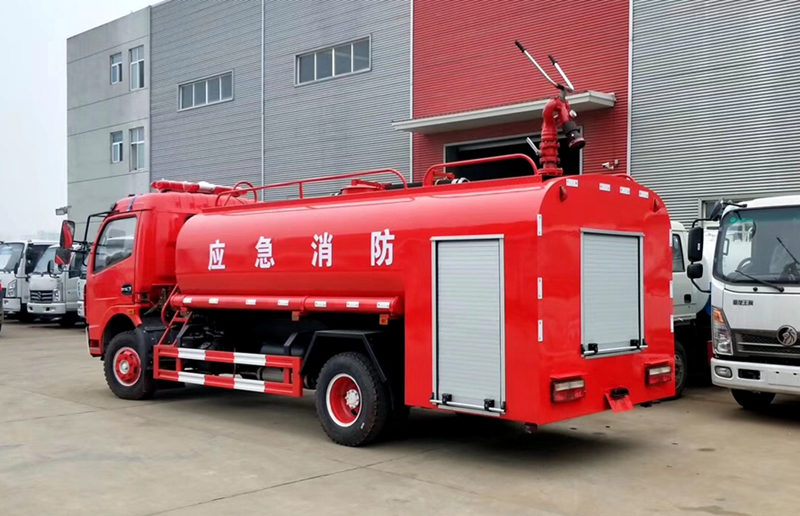东风多利卡消防洒水车8吨出口型图片3